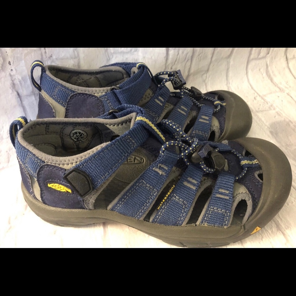 Keen Size 3 Blue Newport Sandals waterproof
